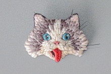 LM (エルム) / ブローチ ネコフェイス グレー / 立体刺繍アクセサリー