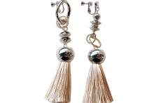 with tassel earring -Beige-
