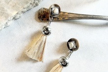 king tassel pierce  -Beige-