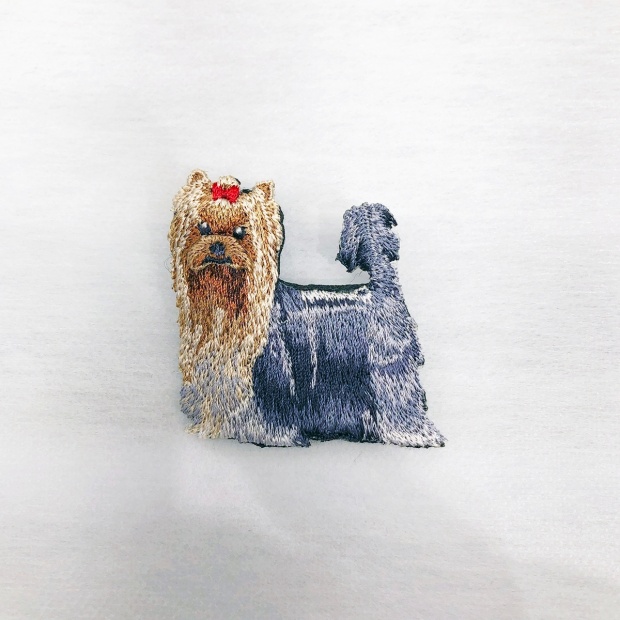 LM (エルム) / ブローチ ヨークシャテリア ブルー&ゴールド / 立体刺繍アクセサリー